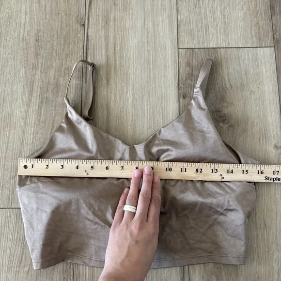 Athleta Crop Top Womens Large Aurora V-Neck Tank Top Brown Taupe Built-in Bra - Picture 4 of 6